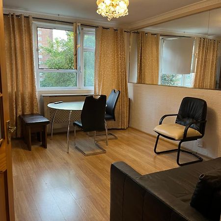 1 Bedroom Flat Close To City With Free Parking Arrangement Londra Dış mekan fotoğraf