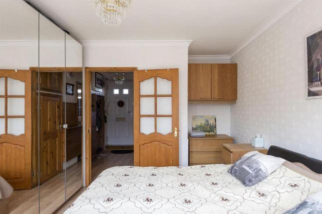 1 Bedroom Flat Close To City With Free Parking Arrangement Londra Dış mekan fotoğraf