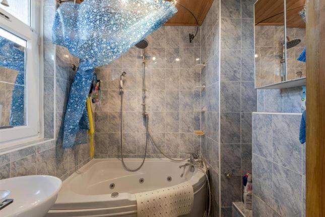 1 Bedroom Flat Close To City With Free Parking Arrangement Londra Dış mekan fotoğraf