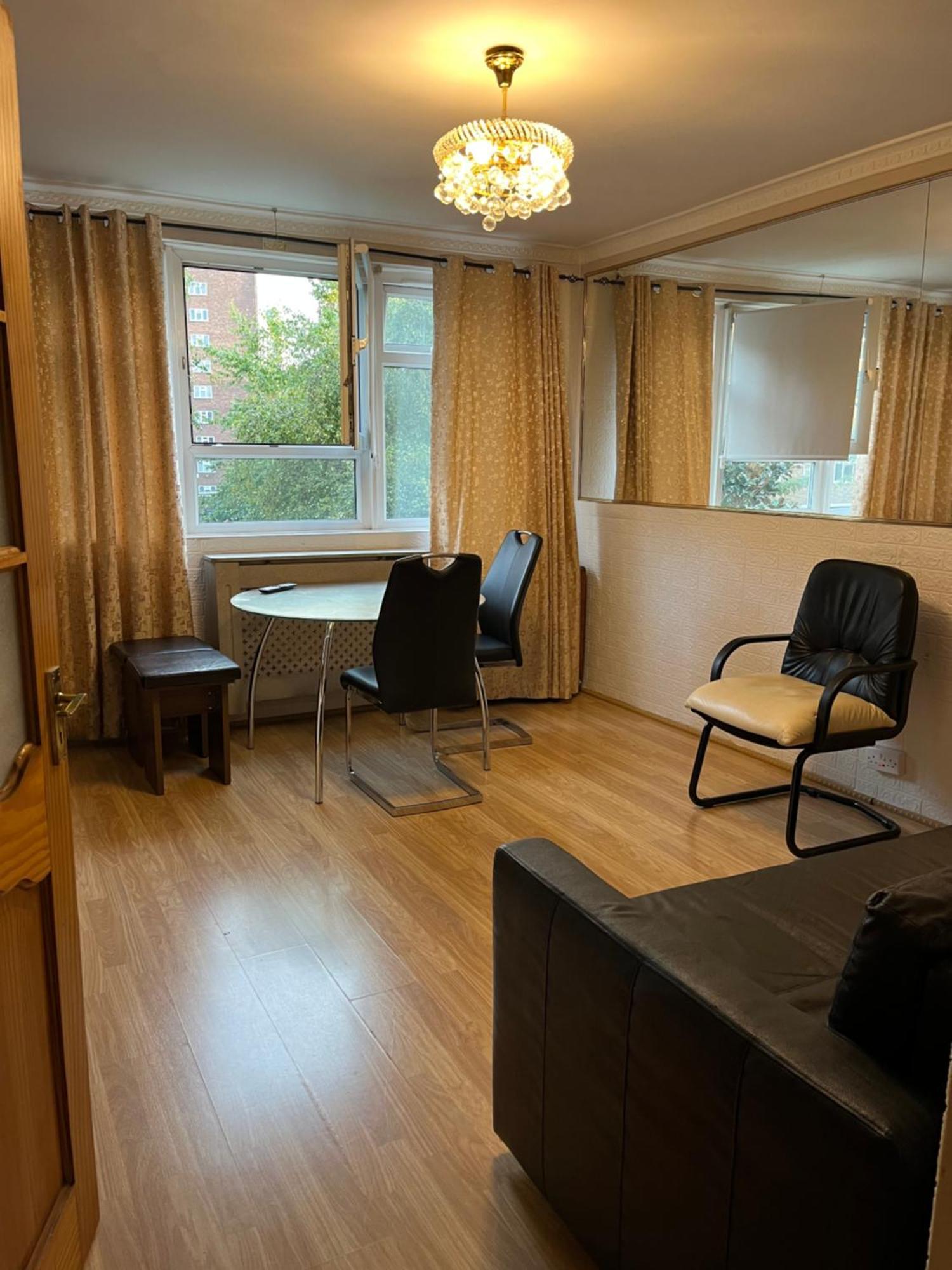 1 Bedroom Flat Close To City With Free Parking Arrangement Londra Dış mekan fotoğraf